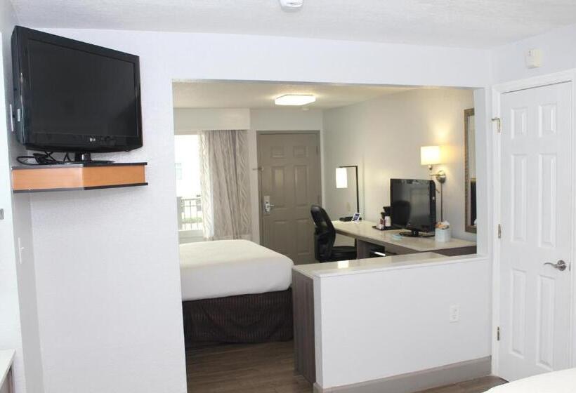 مجموعه ویستا شهر, La Quinta By Wyndham Oceanfront Daytona Beach
