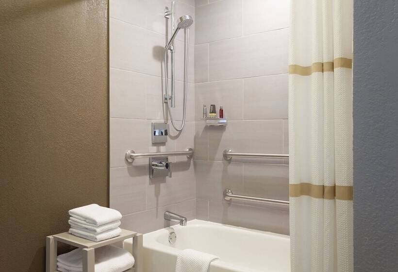 스탠다드 룸 더블 침대, Marriott Savannah Riverfront