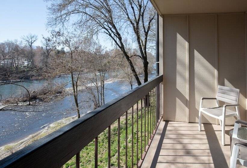 Номер Стандарт Двуспальная Кровать, Riverside Inn