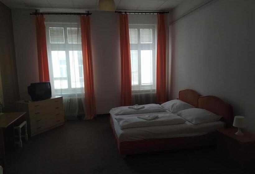اتاق استاندارد با سرویس بهداشتی مشترک, Tourist Room Maria