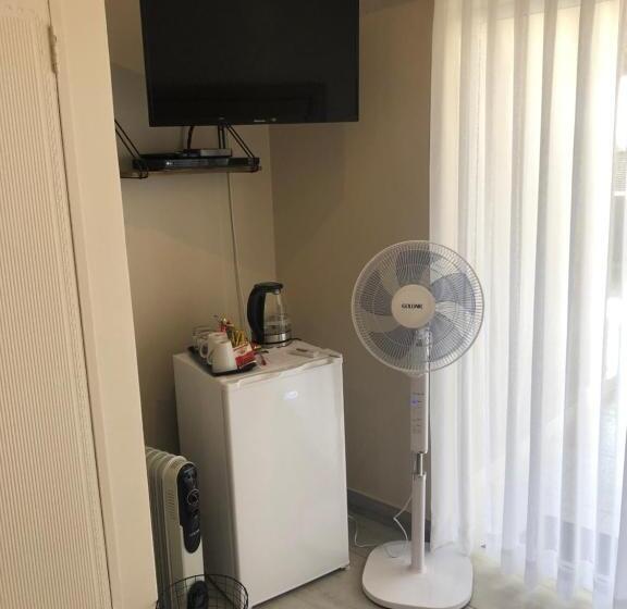 Номер Стандарт с Балконом, 8 On Acacia Guesthouse