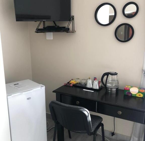 Семейный Номер, 8 On Acacia Guesthouse