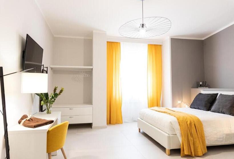 اتاق لوکس سه تخته, Li Cetti