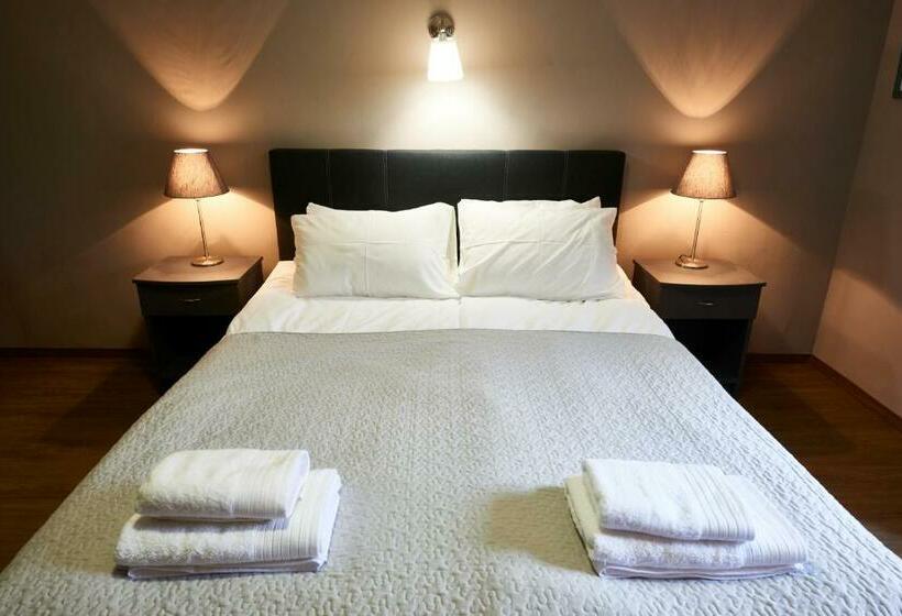 اتاق استاندارد, Postel Hostel