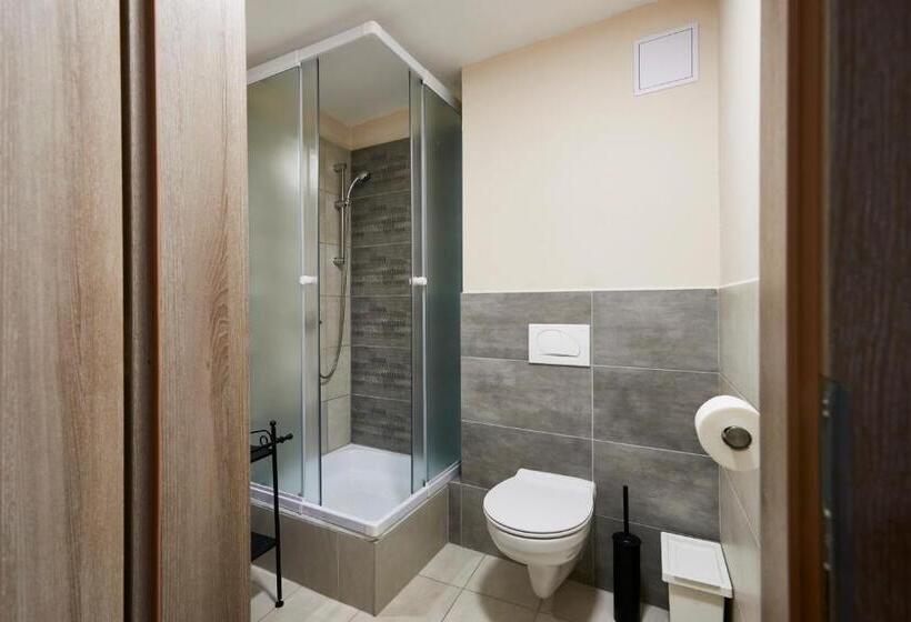 اتاق استاندارد, Postel Hostel