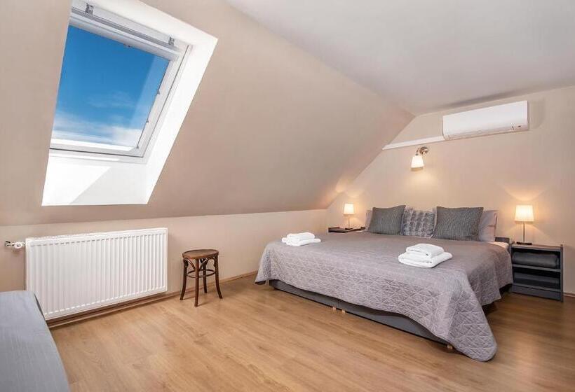 Economy Quadruple Room, Postel Hostel