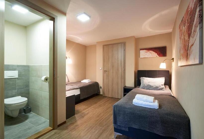 اتاق استاندارد, Postel Hostel