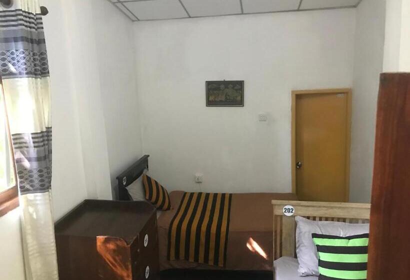 Cama em Quarto Compartilhado, Noname Hostel And Cafe