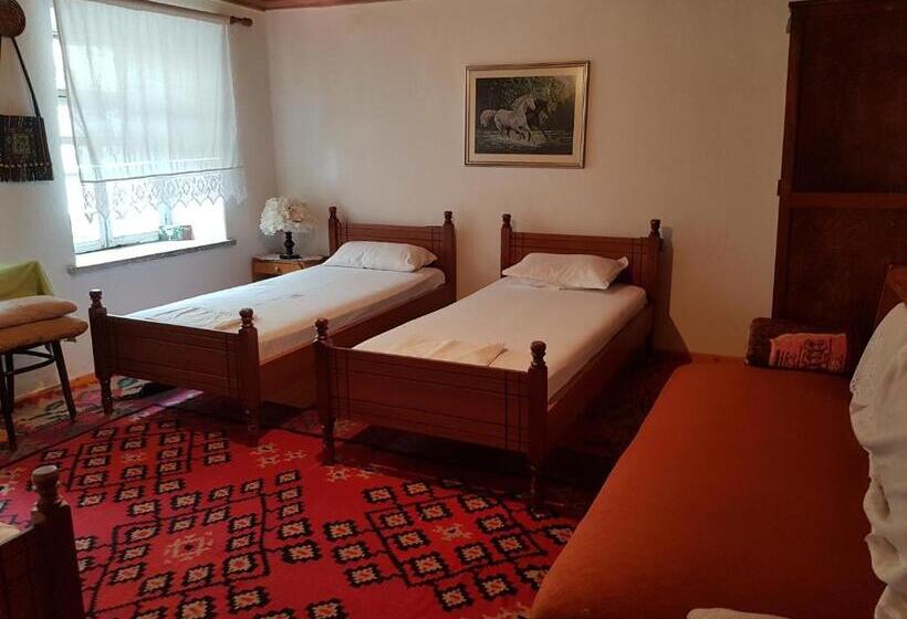 舒适三人间, Eva Guesthouse