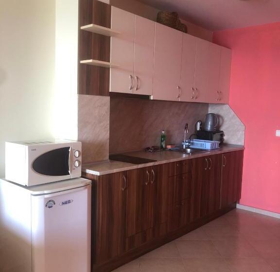 Апартаменты 1 Спальня Боковой Вид на Море, Afrodita Apartments 2