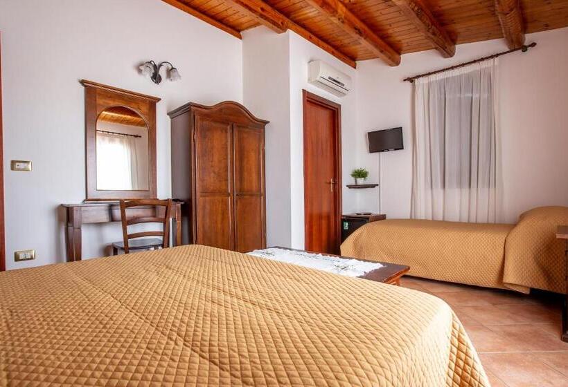 اتاق استاندارد سه نفره, La Vignazza B&b