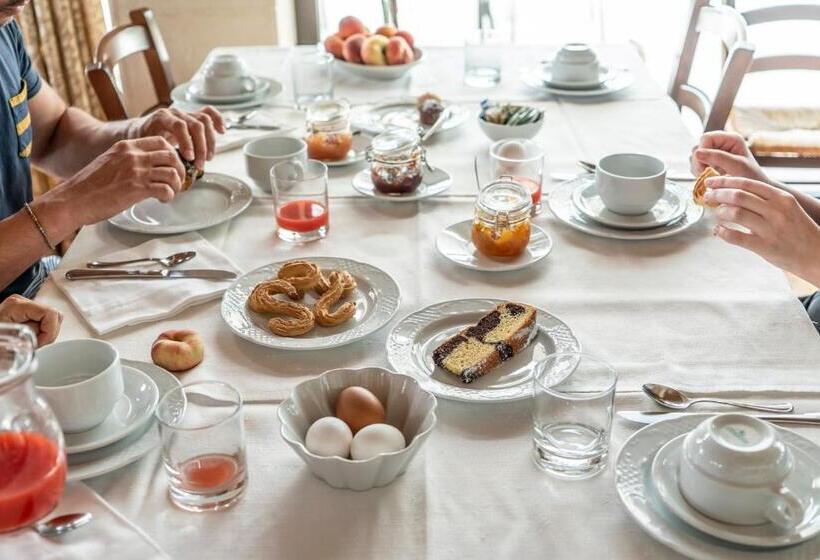 اتاق استاندارد چهار تخته, La Vignazza B&b