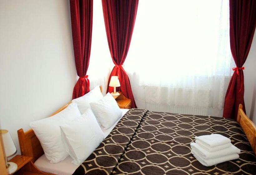 Апартаменты 1 Спальня Вид на Сад, Veda Guest House