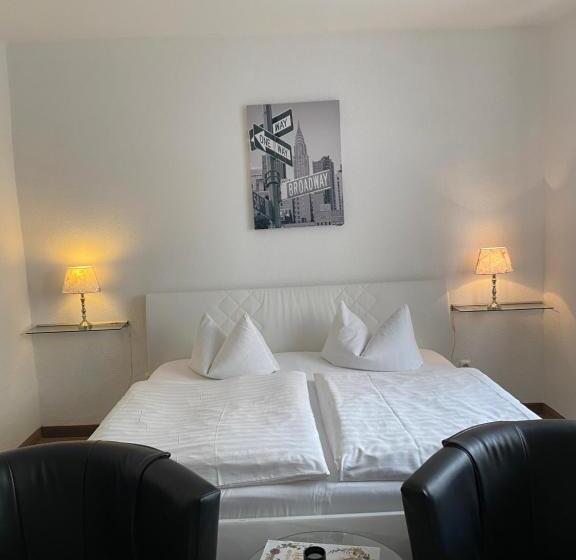 Quarto Estandar, Pension Marion