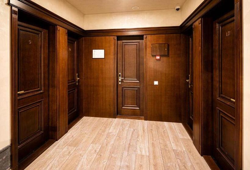 اتاق استاندارد سه نفره, Biplan City