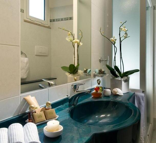 Comfort room with balcony, Riviera B&b
