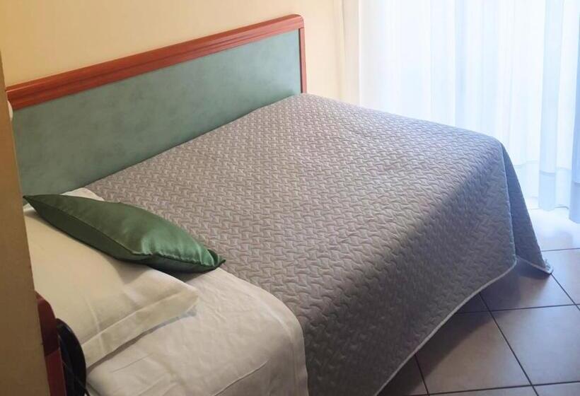 带阳台的标准单人间, Riviera B&b
