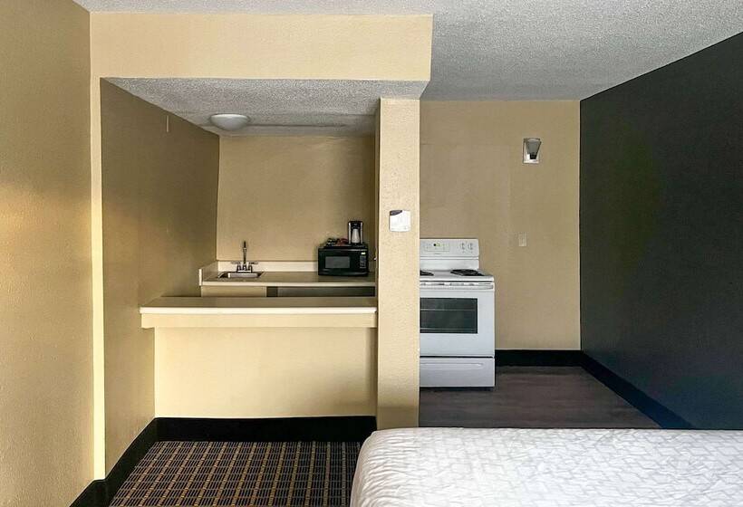 Люкс, Clarion Hotel & Suites