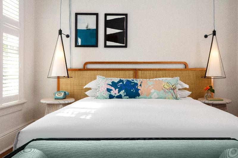 جناح, Lighthouse Hotel   Key West Historic Inns