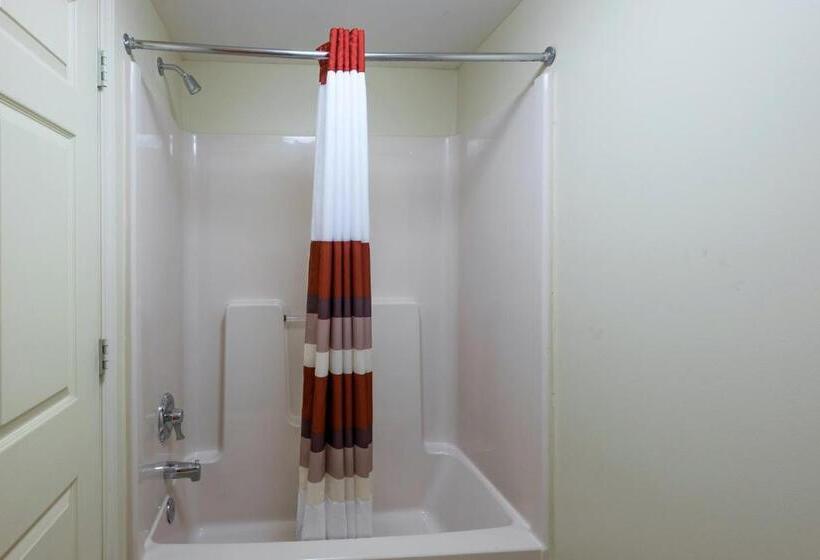 اتاق سوپریور با تخت بزرگ, Red Roof Inn Hendersonville