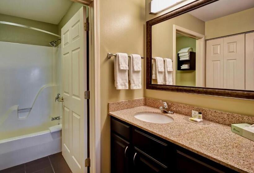Люкс 2 Спальни, Staybridge Suites Madison   East, An Ihg
