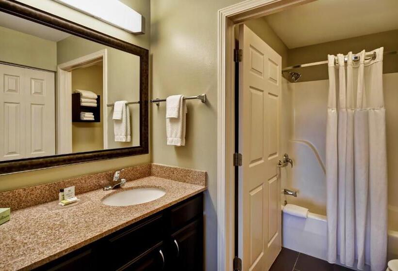 سوئیت 2 خوابه, Staybridge Suites Madison   East, An Ihg