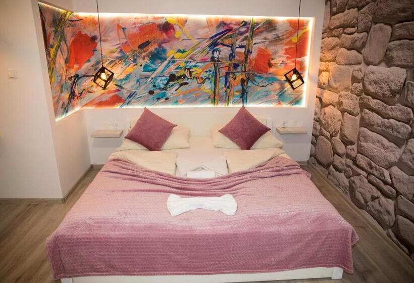 اتاق استاندارد چهار تخته, Villa Nadin