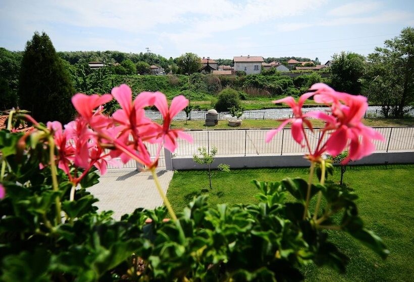Дом 4 Спальни, Katerina Guest House