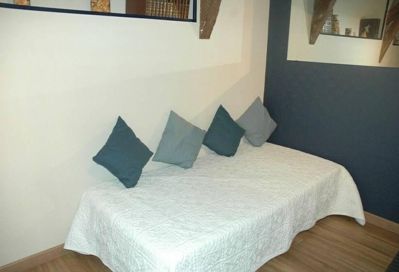 Номер Стандарт с Балконом, Chambre D Hote La Bouliere