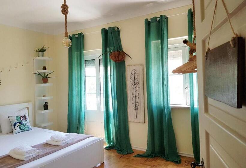 Номер Стандарт с Балконом, Green Element Guesthouse