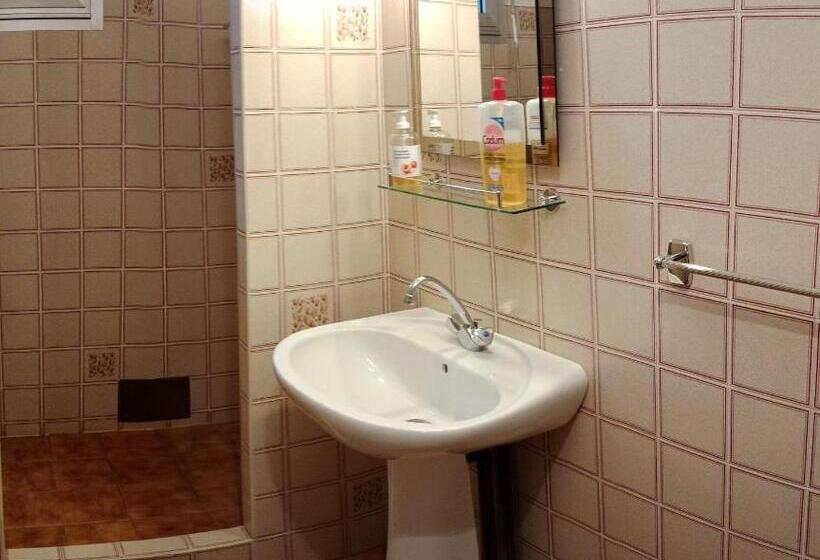 Номер Стандарт Вид на Сад, Chambres Et Table D Hôtes La Combette