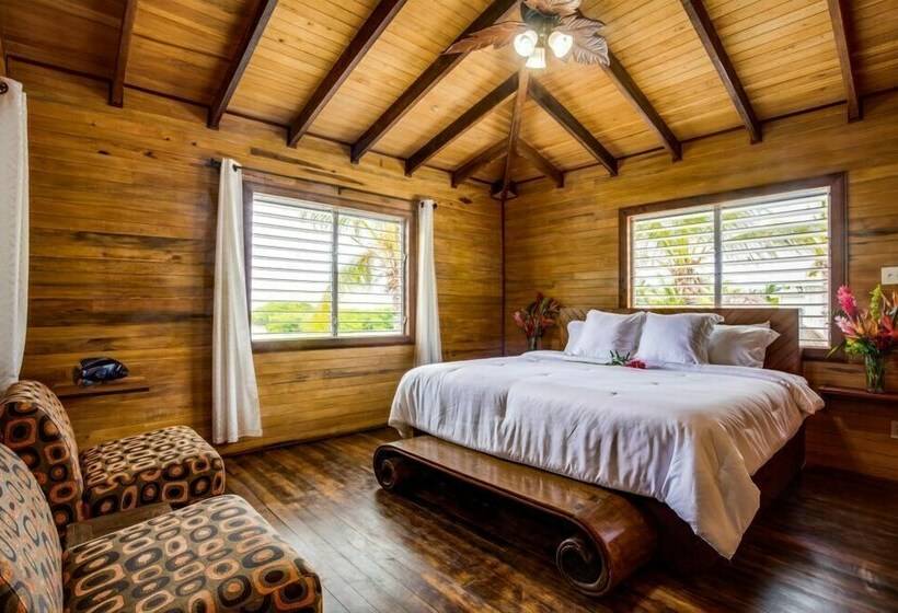 Вилла Deluxe 2 Спальни, Shaka Caye