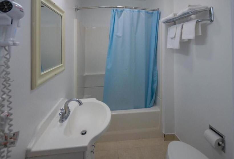 Номер Стандарт 2 Двуспальные Кровати, Budget Inn Watkins Glen