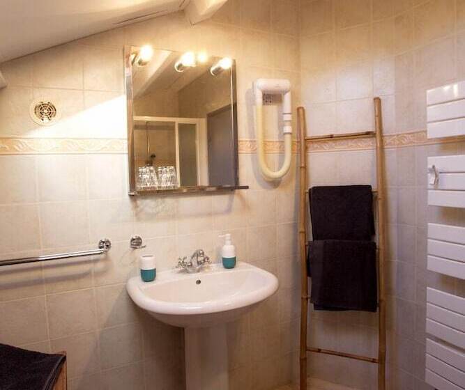 Family Suite, A Muvrella