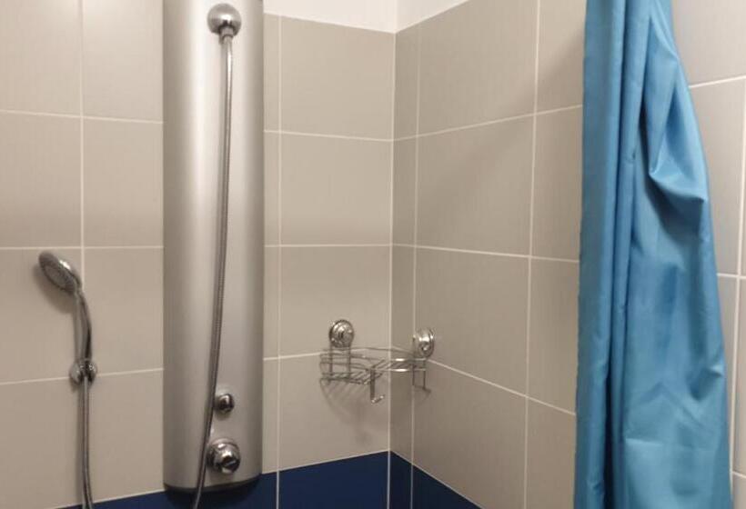 Кровать в Общей Комнате, Hostel Les Terrasses Du Roc