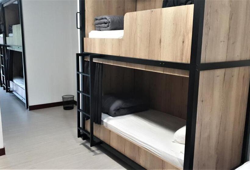 Кровать в Общей Комнате, Hostel Les Terrasses Du Roc