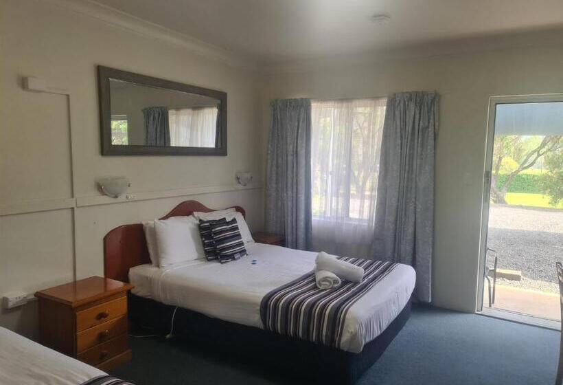 Семейный Номер, Valley View Motel