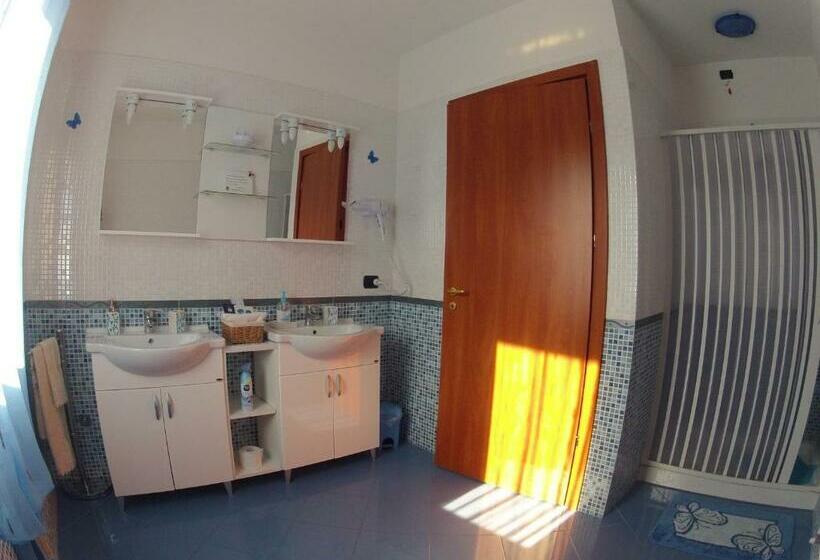 Номер Стандарт с Балконом, B&b Mariposa
