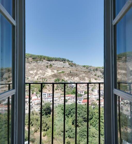 Люкс Повышенной Комфортности, Castello Di Caccuri Suites