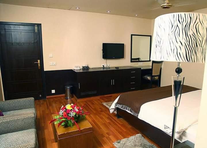 اتاق لوکس, Hira Guest House