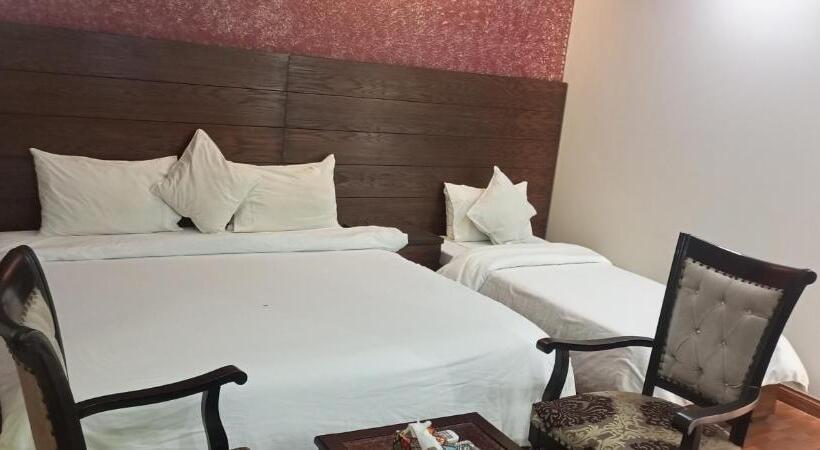 اتاق لوکس سه تخته, Hira Guest House