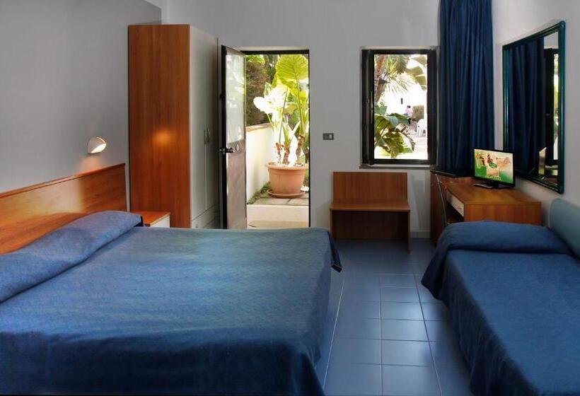 Четырехместный Номер Стандарт, B&b Marina