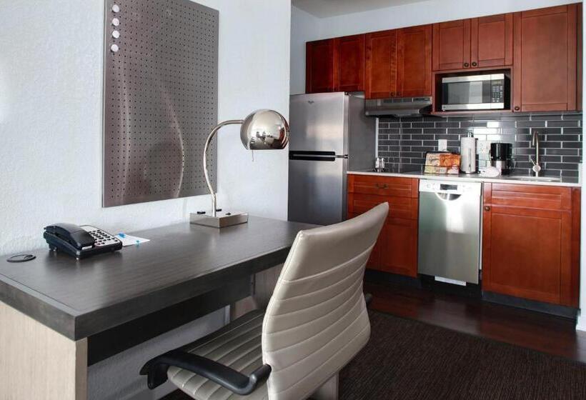 스탠다드 스튜디오, Hyatt House Branchburg   Bridgewater