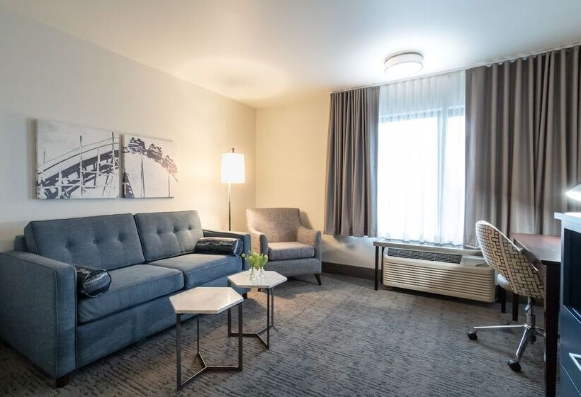 Люкс Executive Кровать Кинг, Oxford Suites Portland  Jantzen Beach