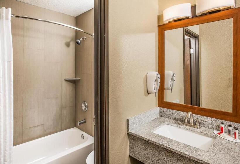 اتاق استاندارد, Super 8 By Wyndham Altoona