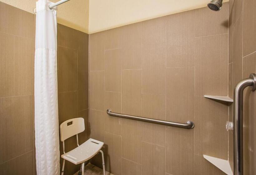 اتاق استاندارد با تخت بزرگ برای معلولان, Super 8 By Wyndham Altoona