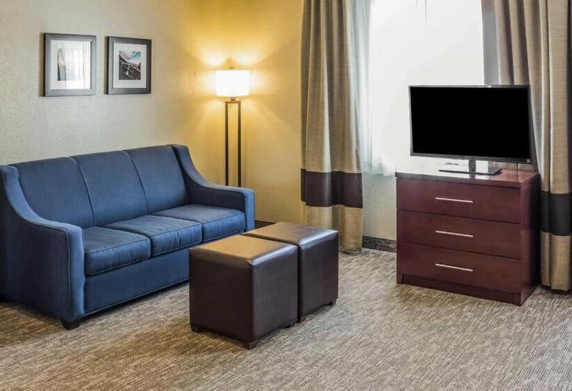 سوییت لوکس, Super 8 By Wyndham Altoona