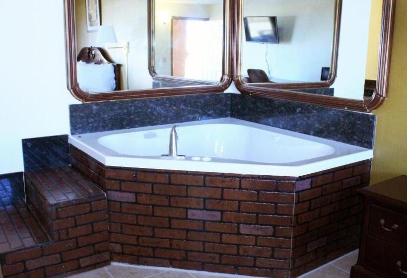 Номер Стандарт с Гидромассажем, Royal Inn & Suites