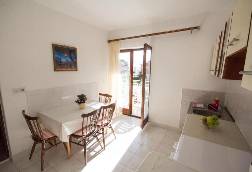 شقة غرفتين, Villa Maria