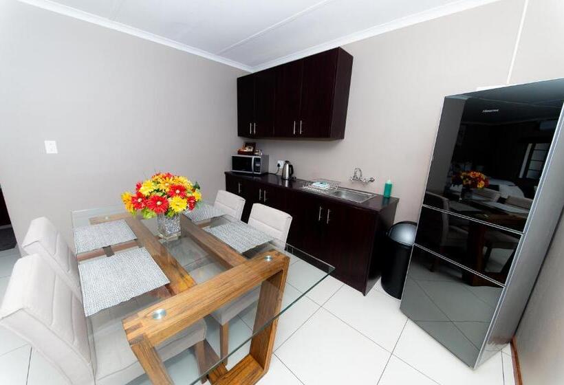 کلبه ییلاقی, Kleinplasie Guesthouse